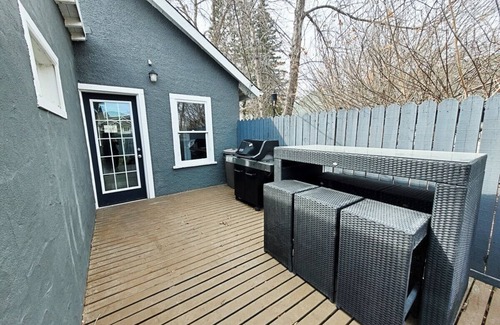 Sylvan Lake Cottage | Steps to Sylvan Lake – Incredible Lazy Lake Loft Retreat