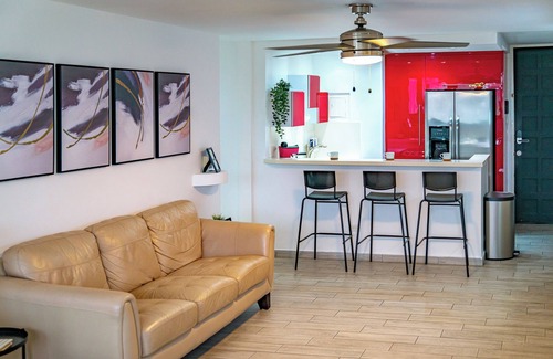 Isla Verde Condo | Beachside Retreat: Pet-Friendly & Oceanfront Oasis