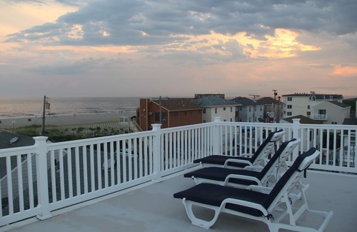 Ship Bottom House | Steps to the Beach: Modern Comfort with Rooftop Views