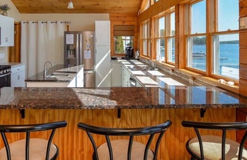 Geneseo Cottage | Tranquil Getaway: Steps to the Beach on Conesus Lake