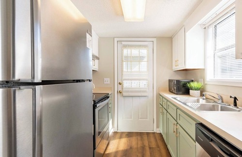 Myrtle Beach Cottage | Beachside 2Bd Cottage with Pool & Ocean Views - Rated 10/10