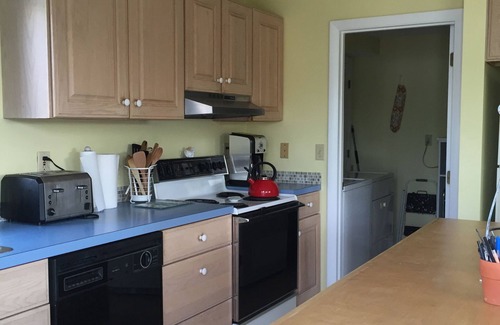 Falmouth House | Steps to the Beach: Enjoy Ocean View and Spa in Falmouth