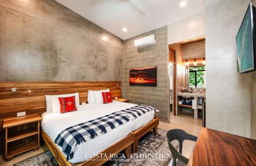 Playa Grande House | Steps to the Main Surf Break - 6 Bedroom Villa