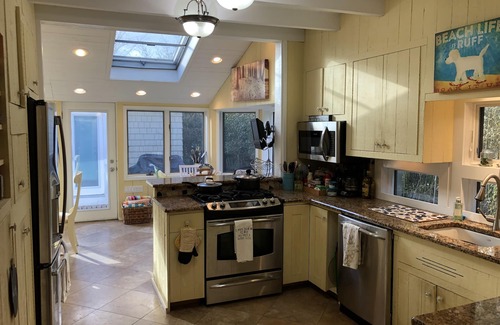 Seaview House | Oceanfront Oasis with Pool and Pet-Friendly Amenities