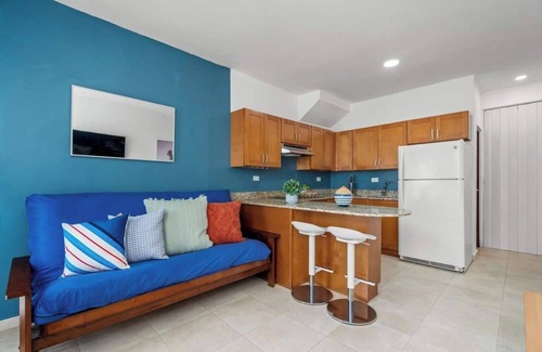Eleanor Roosevelt Apartment | Steps to the Sand | On-site Parking | by Otium