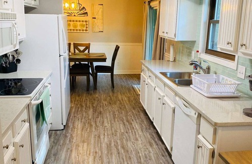 Bull Shoals House | Prime Location: Steps from Bull Shoals Lake with Great Amenities