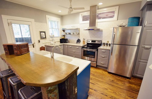 Saint Simons Island House | Ideal Oceanfront Retreat: Steps from Pier Village!
