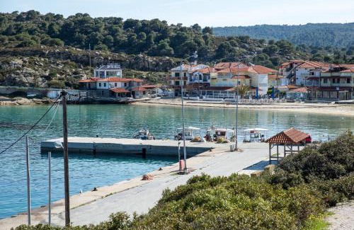 Ormos Panagias Apartment | Oceanfront Stergios Beach House with Exceptional Views