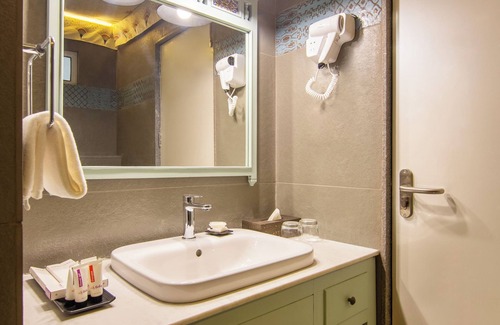 Waghoriya Hotel | Discover Sterling Aatapi Wonderland in Vadodra