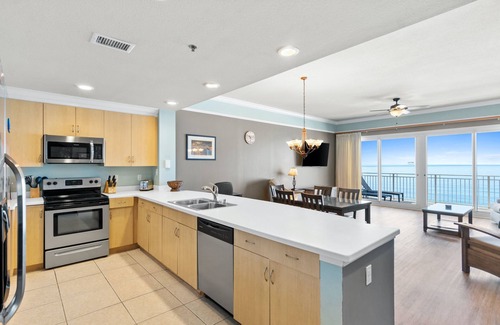 Thomas Drive Condo | Relax at Sterling Beach Resort: Ocean View & Spa Awaits