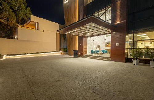 Amritsar Hotel | Budget-Friendly Retreat at Hotel Borderland with Hot Tub