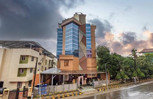 Kuppaayil Hotel | Discover Hotel Guruvayur Darshan: 4-Star Family Retreat