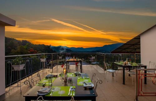 Kumily Hotel | Serene Sterling Thekkady: Spa Retreat with Ocean Views