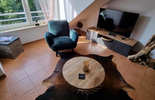 Bachem Apartment | Discover Sternenhimmel-AW: Pet-Friendly Retreat with Hot Tub