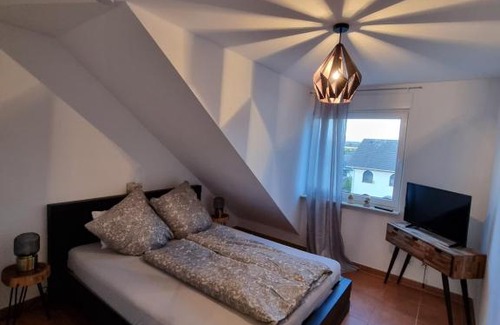 Bachem Apartment | Discover Sternenhimmel-AW: Pet-Friendly Retreat with Hot Tub