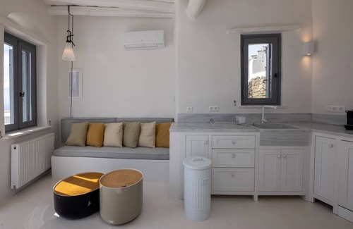 Isternia House | Cozy Sterni House: Breakfast and Kitchen in Ysternia Tinos