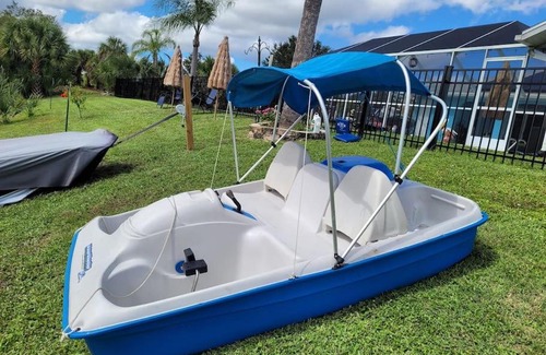 Port Charlotte - Charlotte Harbor House | Experience Steve and Cori's Tropical King Suite - Guest Rated 9.8
