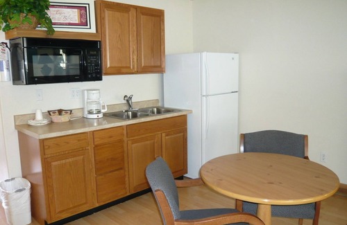 Gold Bar Hotel | Convenient Stevens Pass Motel with Dining & Family Amenities