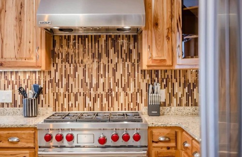 Whiting House | Stevens Point Escape - Ideal 5 Bedroom Pet-Friendly Getaway