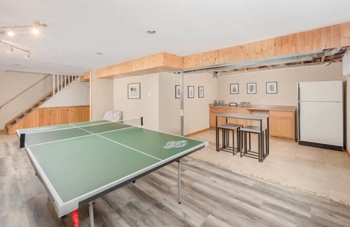 Whiting House | Stevens Point Escape - Ideal 5 Bedroom Pet-Friendly Getaway