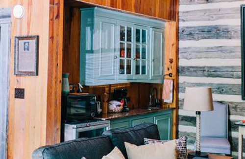 Spotsylvania Bed & Breakfast | Discover Stevenson Ridge: Spa Retreat with Breakfast Included