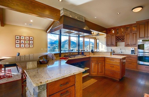 Windcliff Estates House | Discover Stewart Highlands Vacation Home with Pool & Spa