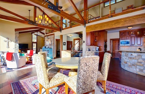 Windcliff Estates House | Discover Stewart Highlands Vacation Home with Pool & Spa
