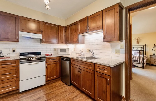 Windcliff Estates House | Discover Stewart Highlands Vacation Home with Pool & Spa