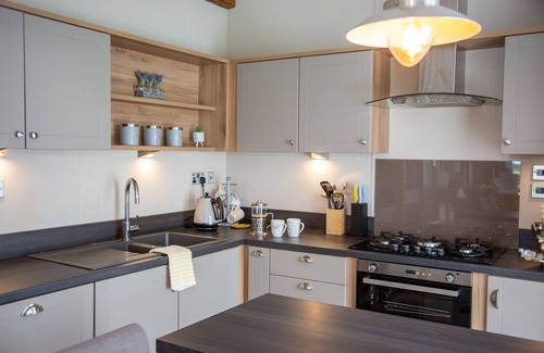 St. Andrews Cottage | Stewart Resort Lodge 35 - Ideal Family Getaway with Spa
