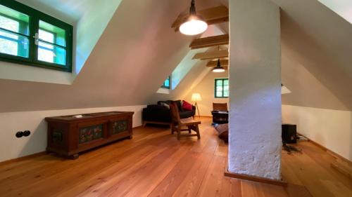 Hinterstoder House | Relax at Steyr River Lodge: Pet and Child Friendly Stay