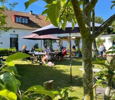 Loderup Hostel | Comfortable STF Vandrarhem Backåkra with Oceanfront Views