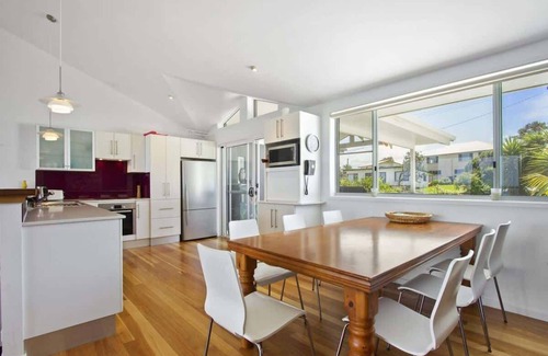 Manyana House | Oceanfront Escape at Sticks By The Sea - Family Friendly!