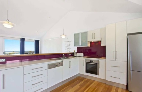Manyana House | Oceanfront Escape at Sticks By The Sea - Family Friendly!
