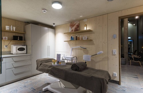 Hoor Hotel | Relax at Stiftsgården Åkersberg with Spa & Family Amenities