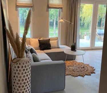 Beers Apartment | Stylish Retreat with Veranda - Family Friendly at Tuynloodz A