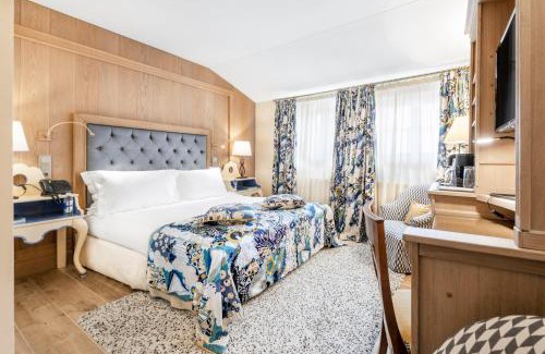 Old Town Hotel | Elegant Stikliai Hotel: 5-Star Stay with Spa & Pool