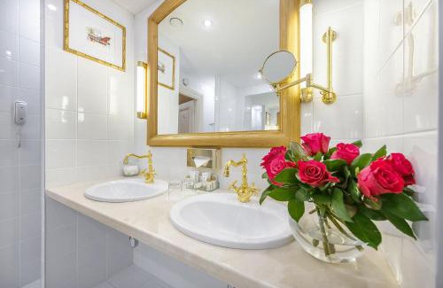 Old Town Hotel | Elegant Stikliai Hotel: 5-Star Stay with Spa & Pool