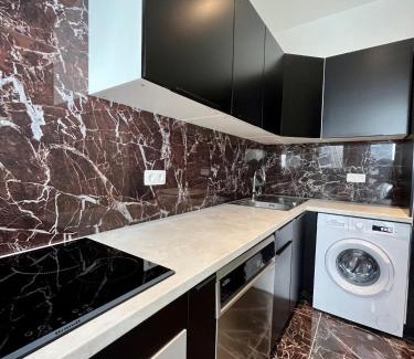 Broekwijk Apartment | Comfortable Stilias Apartment 4P in Brussels City