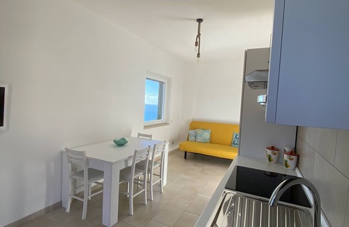 San Nicola Arcella House | Oceanfront Still House: Family-Friendly Retreat with Views
