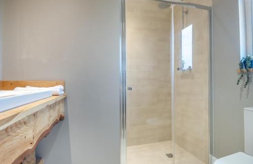Attleborough House | Discover Stillwater: Family and Pet Friendly Escape