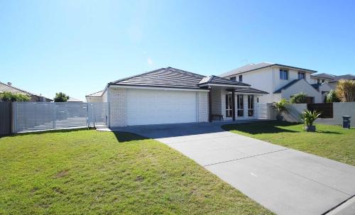 Yamba House | Stillwater Stay - Oceanstays - Jetty