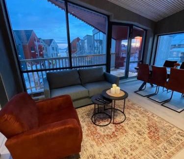 Henningsvaer Apartment | Stylish Apartment in Henningsvær - Family Friendly Getaway