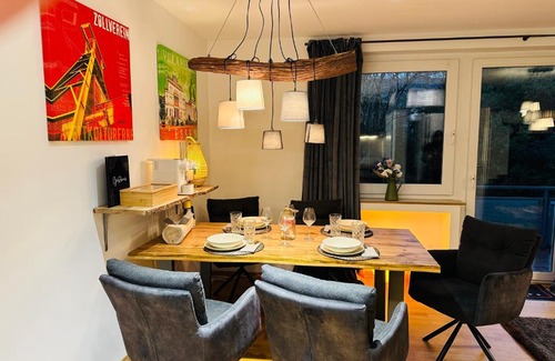 Bergerhausen Apartment | Stylish Central Hotel with Balcony & Netflix - Rated 9.3/10