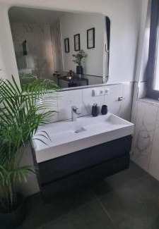 Weyhausen Apartment | Modern and Stylish Hotel with Top Amenities for Families