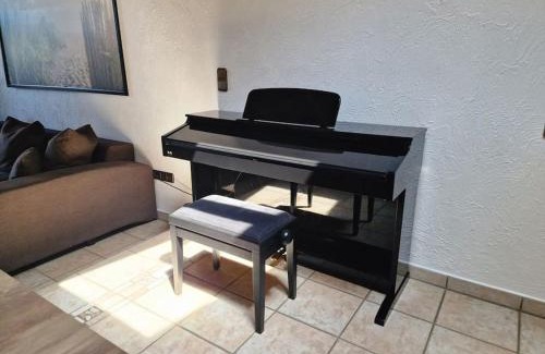 Juechen Apartment | Stylish Ground-Floor Apartment - Guest Rated 9.7/10