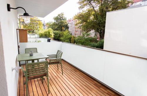 Ottakring Apartment | Stylish Apartment with Serene Balcony and Great Accessibility