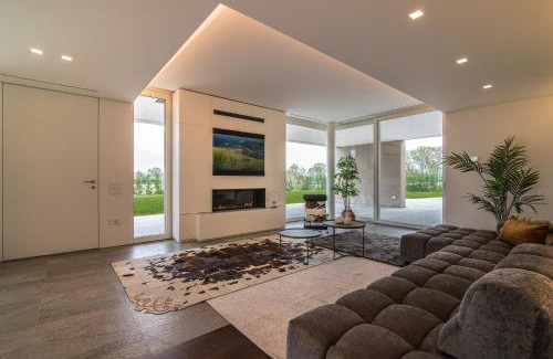 Trambacche di Veggiano Villa | STIMAHome: Oceanfront Retreat with Perfect Guest Rating