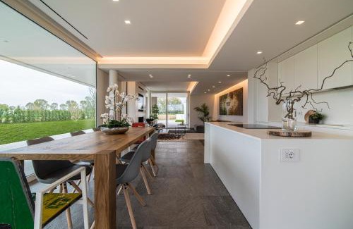 Trambacche di Veggiano Villa | STIMAHome: Oceanfront Retreat with Perfect Guest Rating