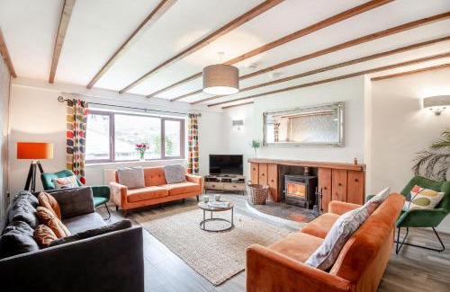 Rhiwbryfdir House | Welcoming Stiniog Lodge: Pet-Friendly Retreat with Great Reviews