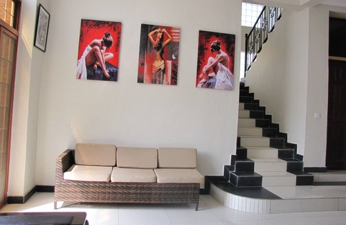 Gisenyi Hotel | Relax at Stipp Hotel Gisenyi with Pool & Spa Amenities